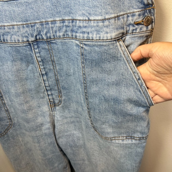 Old Navy Women's Overall Jeans Blue Light Wash Denim Straight Leg Bibs Y2K Sz 18 - Picture 6 of 13